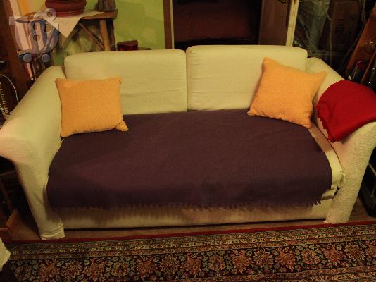 PoulaTo: Πωλείται τριθέσιος καναπές που γίνεται κρεββάτι