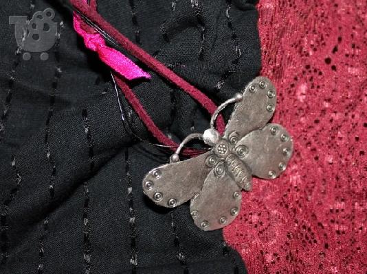 PoulaTo: Χειροποίητο κρεμαστό πεταλούδα με μαύρες/ροζ λεπτομέρειες