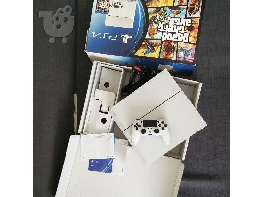 PoulaTo: Sony PlayStation 4