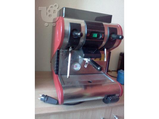 PoulaTo: Επαγγελματική μηχανή του καφέ