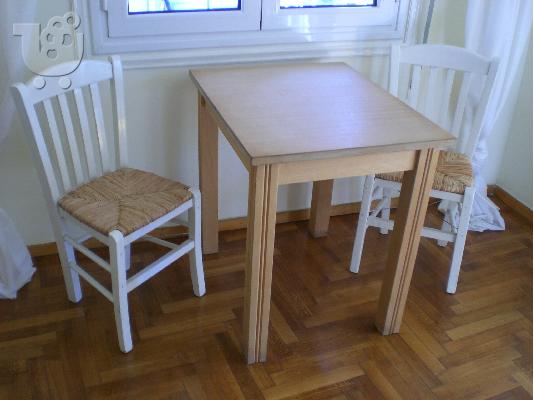 PoulaTo: Τραπέζι με δύο καρέκλες μόνο 60 ευρώ