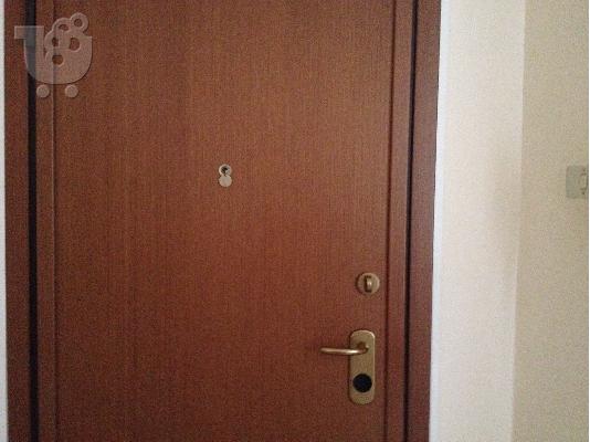 PoulaTo: θωρακισμένη πόρτα Doral