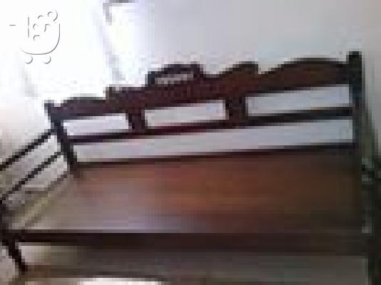 PoulaTo: Πωλείται παραδοσιακος ξυλινος καναπες και πολυθρόνα σχεδόν καινούργια