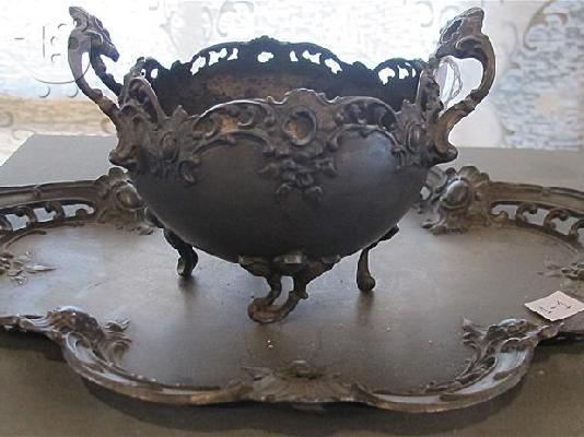 PoulaTo: Metal cup and plate, with beautiful decoration, length of plate 27cm.