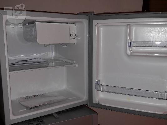 PoulaTo: Πωλείται μικρό ψυγείο με καταψύκτη