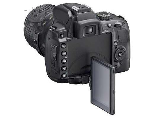 PoulaTo: Nikon D5000 & 18-55VR  & Nikon Case 