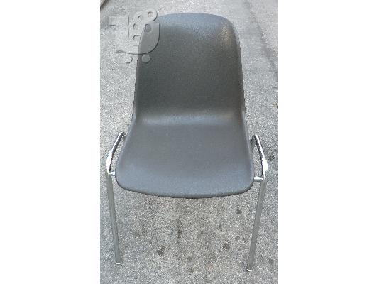 Καρέκλα πλαστική με μεταλλική βάση