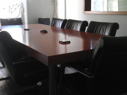 PoulaTo: Τραπέζι σύσκεψης
