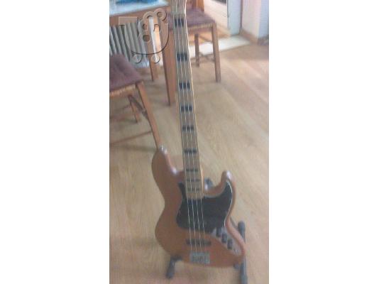 PoulaTo: Fender jass bass