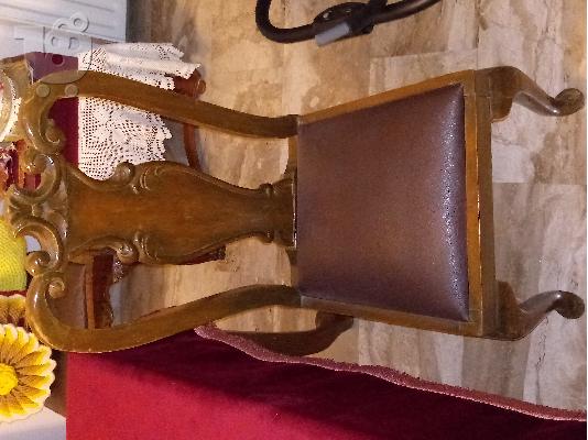 Πωλείται  τραπεζαρία χειροποίητη αντίκα με 6 καρέκλες  δεκαετίας του 50 s!...