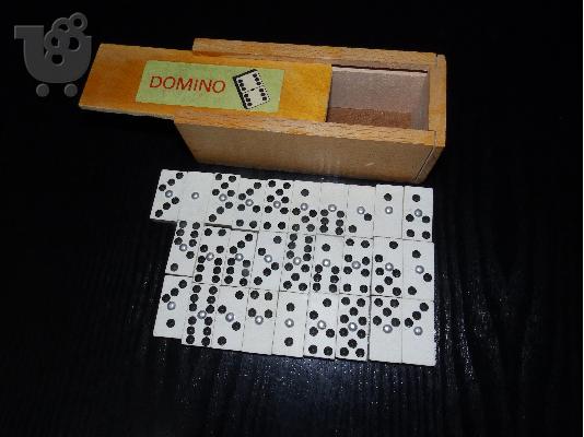 PoulaTo: Ντόμινο σε ξυλένιο κουτί παλαιό