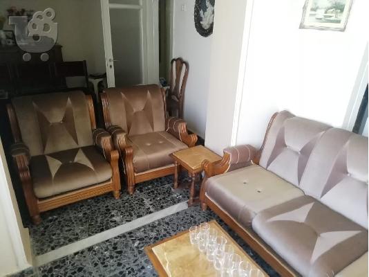 PoulaTo: Πωλείται καθιστικό με 4θέσιο καναπέ, 4 πολυθρόνες και 3 τραπεζάκια