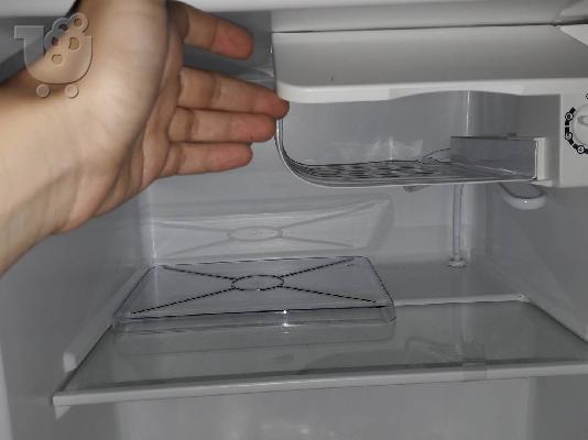 Πωλείται μικρό ψυγείο με καταψύκτη