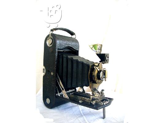 PoulaTo: Kodak  φωτογραφική μηχανη αντίκα .Ξύλινη του 1910