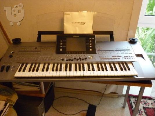 PoulaTo: Yamaha Tyros5 71-Key Arranger Keyboard Workstation