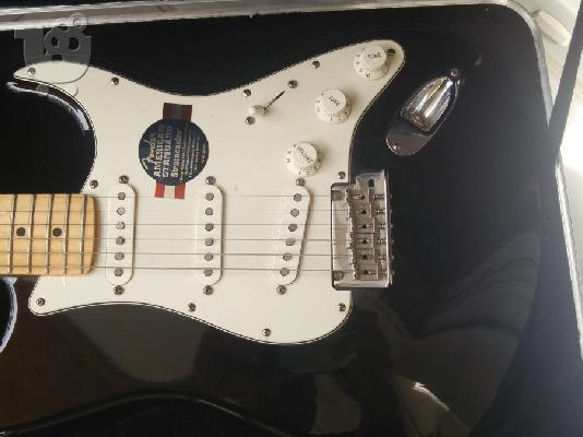 FENDER AMERICAN STANDARD STRATOCASTER (MADE IN USA)