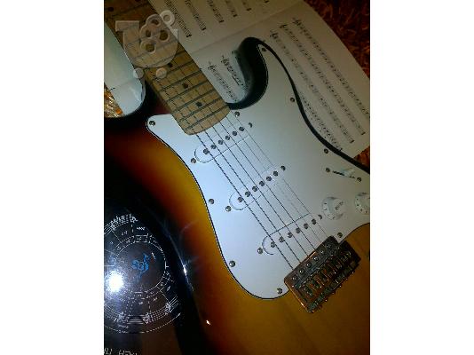 PoulaTo: Kιθαρα Fender Stratocaster σχεδον αχρησιμοποιητη