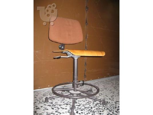 PoulaTo: Πωλούνται καρέκλες