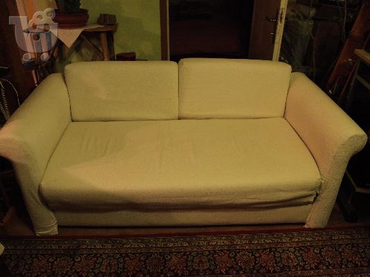 Πωλείται τριθέσιος καναπές που γίνεται κρεββάτι