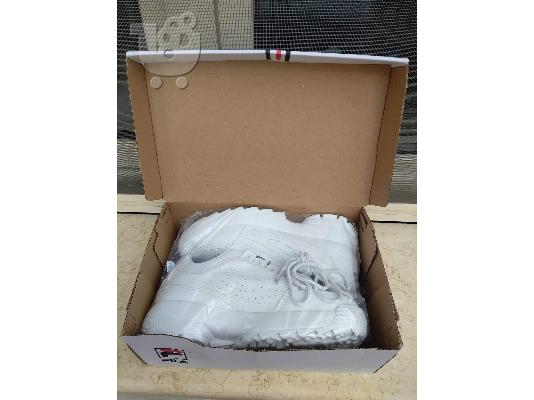 Λευκά δερμάτινα αθλητικά παπούτσια Fila (No 39)