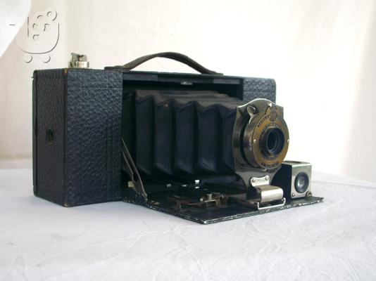 Kodak γνήσια αντίκα ,ξύλινη σε αρίστη κατάσταση.