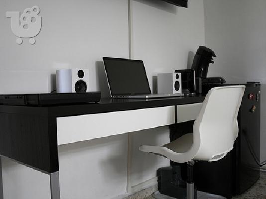 PoulaTo: Μοντέρνο γραφείο με δυο πρακτικά συρτάρια