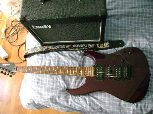 PoulaTo: Κιθάρα Yamaha RGX-121SJ +Ενισχυτής Laney 20R (30W) 