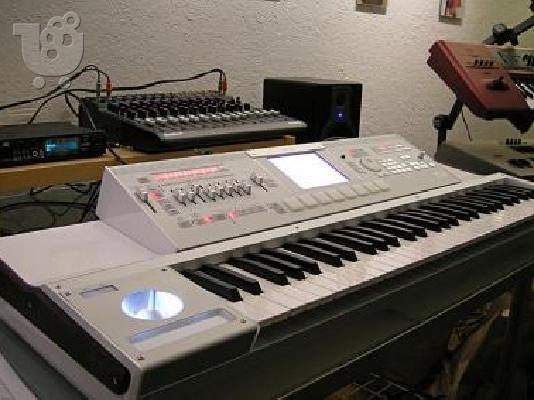PoulaTo: Yamaha Tyros4 Arranger Workstation Keyboard