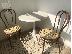 PoulaTo: 2 καρέκλες κουζίνας μαζί με πλαστικό στρογγυλό τραπέζι...