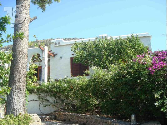 Βίλα Επιπλωμένη 182 τ.μ., Άγιος Δημήτριος,(Αθήνα - Ανατολικά Προάστια)Κορωπί, 2500 τ.μ. με...