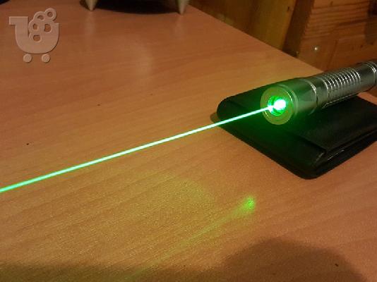 PoulaTo: Ισχυρο πρασινο laser!