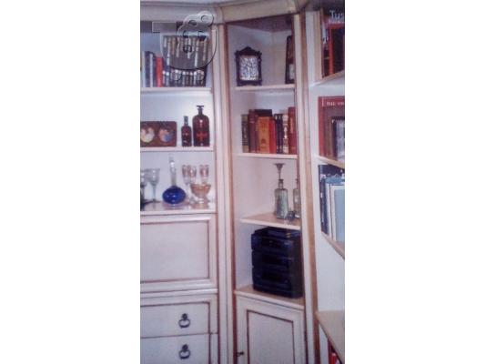 Βιβλιοθήκη Grange Γαλλία με τεχνητή παλαίωση