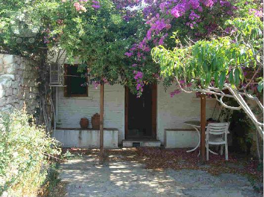 Βίλα Επιπλωμένη182 τ.μ., Άγιος Δημήτριος,(Αθήνα - Ανατολικά Προάστια)Κορωπί, 2500 τ.μ. με ...