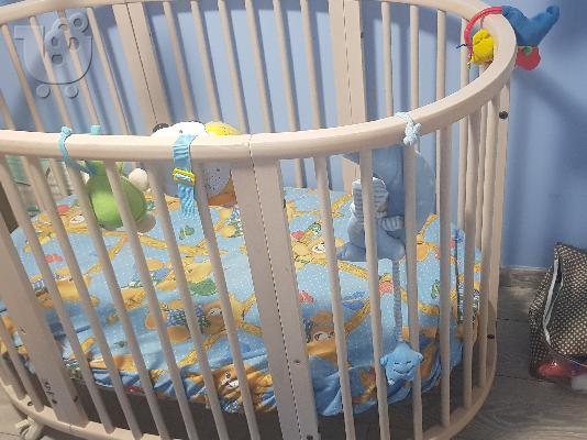 Πωλείται  κουνια σετ της εταιρίας  stokke επεκτηνομενη  απο λικνο εως προεφηβικο  κρεβάτι....