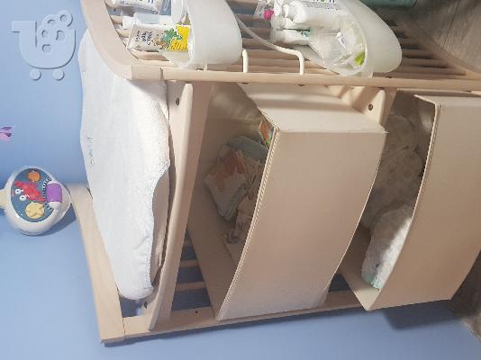 Πωλείται  κουνια σετ της εταιρίας  stokke επεκτηνομενη  απο λικνο εως προεφηβικο  κρεβάτι....