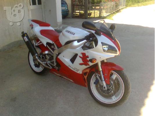 YAMAHA YZF-R1 