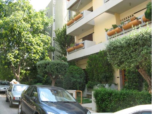 διαμερισμα ιδαιτερα λειτουργικο καταλευκο ανακαινισμενο σε μικρη διοροφη οικοδομη...