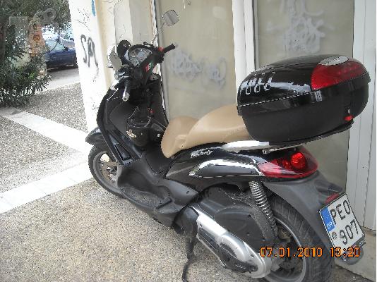 PoulaTo: PIAGGIO Beverley 500 €3 '06