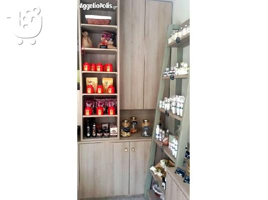 Ολοκαίνουργια ξύλινα έπιπλα καταστήματος