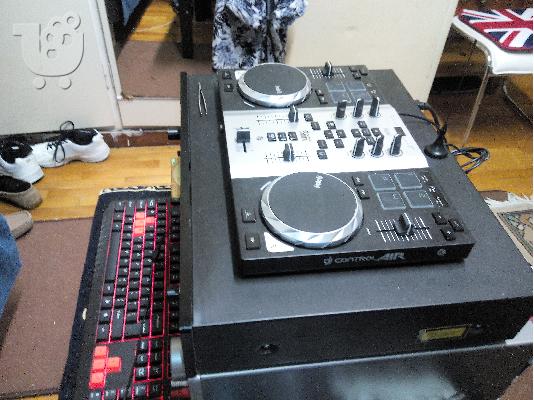 PoulaTo: DJ controller