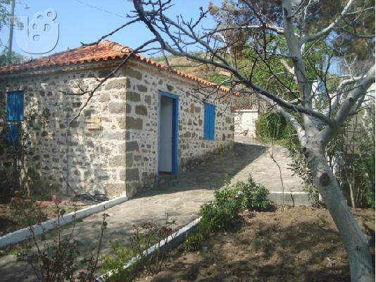 Διώροφο μονοκατοικία πωλείται στην Ερεσό