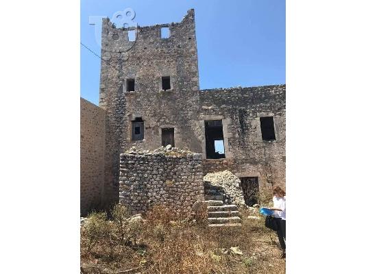 PoulaTo: Πύργο στη Μανη