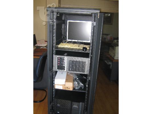 σύστημα αποτελουμενο από server + rack + UPS
