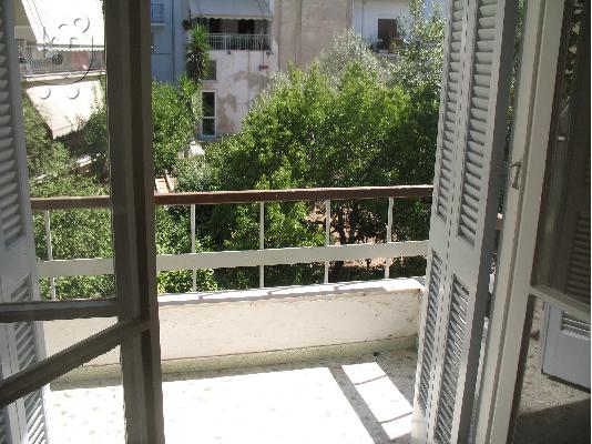 PoulaTo: ΔΥΑΡΙ ΣΤΗΝ ΚΥΨΕΛΗ