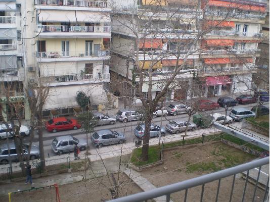 PoulaTo: Ενοικιάζεται διαμπερές διαμέρισμα 4ου ορόφου περιοχή Μαρτίου