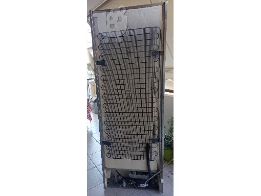 PoulaTo: Γυναικεία πέδιλα