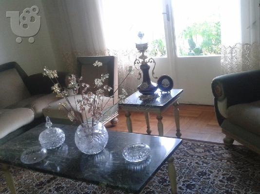 ΣΑΛΟΝΙ ΜΕ ΚΑΝΑΠΕ ΠΟΛΥΘΡΟΝΕΣ- ΤΡΑΠΕΖΑΡΙΑ ΜΠΟΥΦΕ ΚΑΘΡΕΦΤΗ...