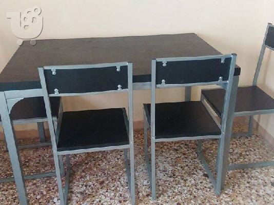 PoulaTo: Τραπέζι κουζίνας