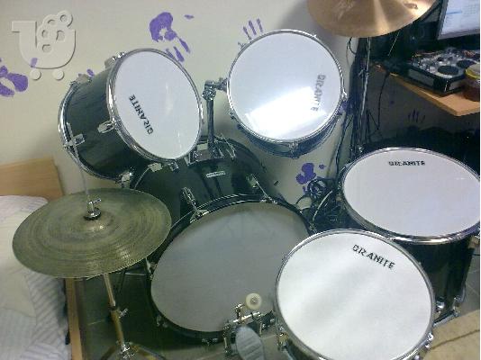 PoulaTo: Drums set oloklhromeno 