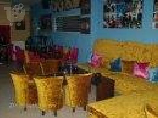 PoulaTo: επιπλα καφετέριας απο μεχιλ